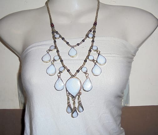 2 Lines White Vintage Necklace