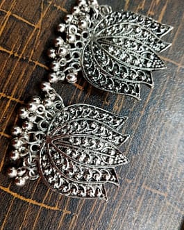 Metal Flower Necklace Set